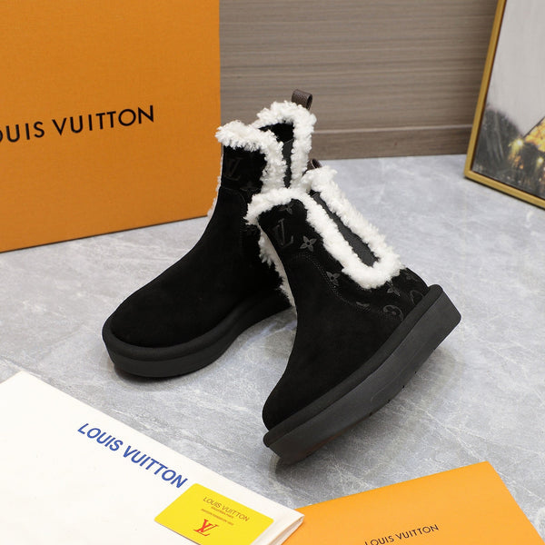 LV 26 Snow Boots Black in Wool 600759
