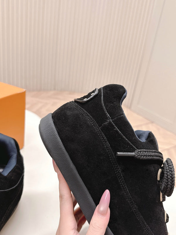 LV x Nigo Collaboration Lace-up Yeti Sneakers Black in Suede 600796