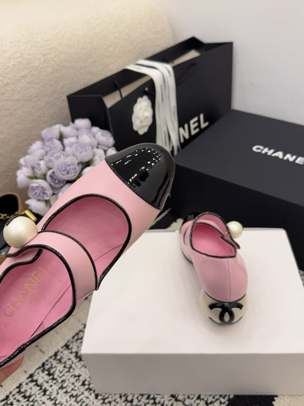 CC Pearl Heel with Rhinstone Clasp Mary Janes Pink Cowhide 602355
