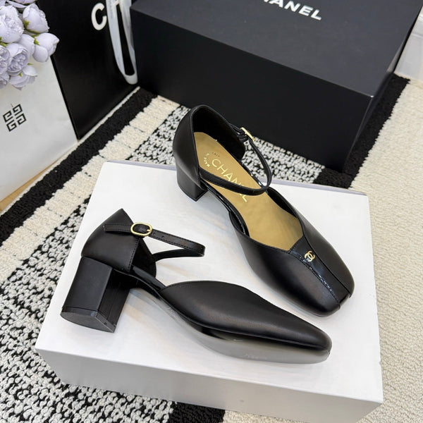 Chanel Classic Mary Janes Black in Patent Leather 602168