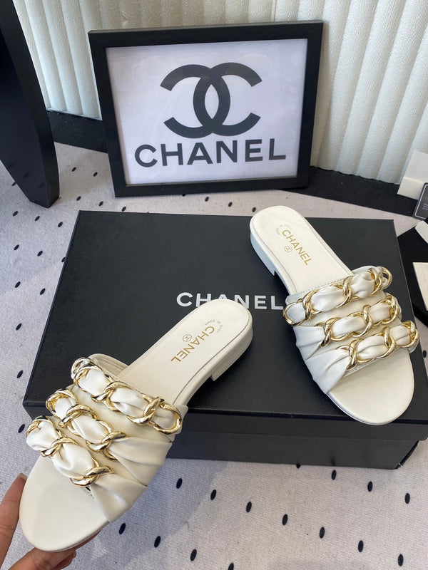 Chanel Early Spring Chain Slippers White in Lambskin 611715