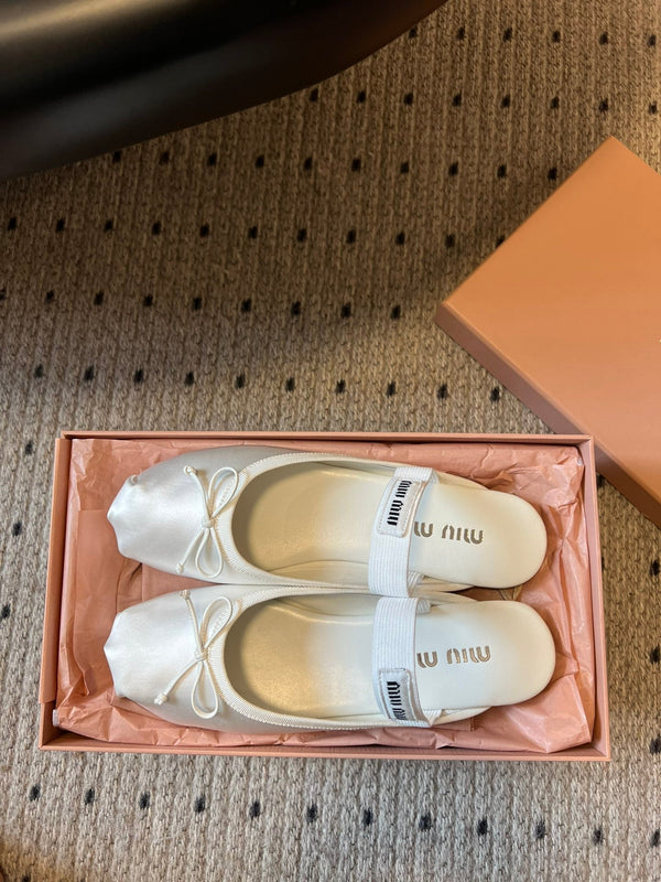 Miu Miu 26 Ballet Flats White in Silk 614470