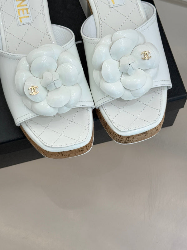 Chanel 26C Camellia Wood Grain Platform Sandals White in Leather 615916