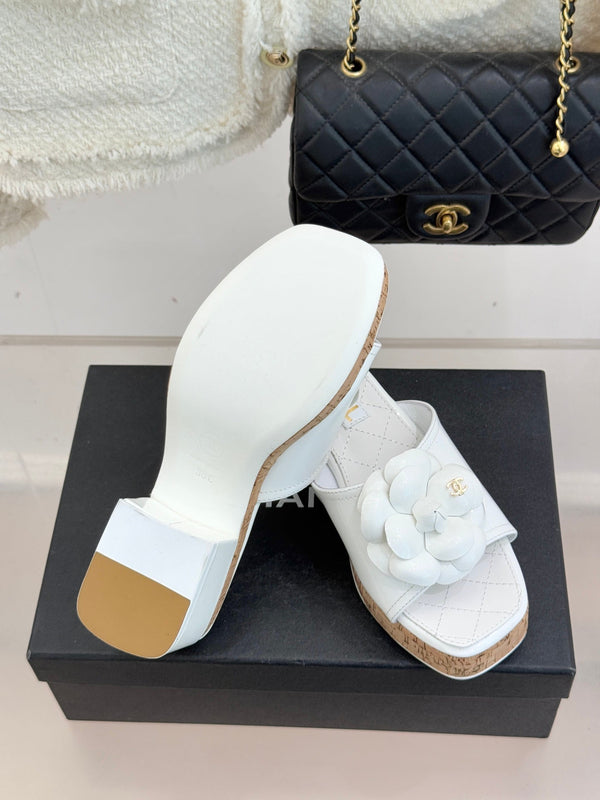 Chanel 26C Camellia Wood Grain Platform Sandals White in Leather 615916