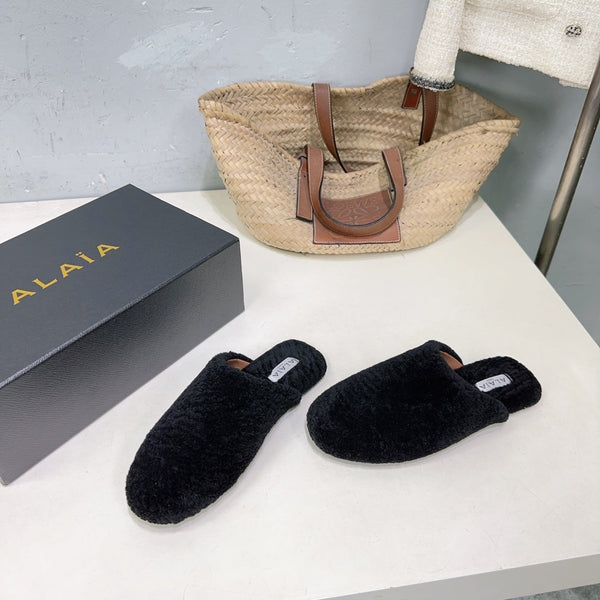 ALAIA 25 Fur Mule Slipper Black in Lambswool 629514