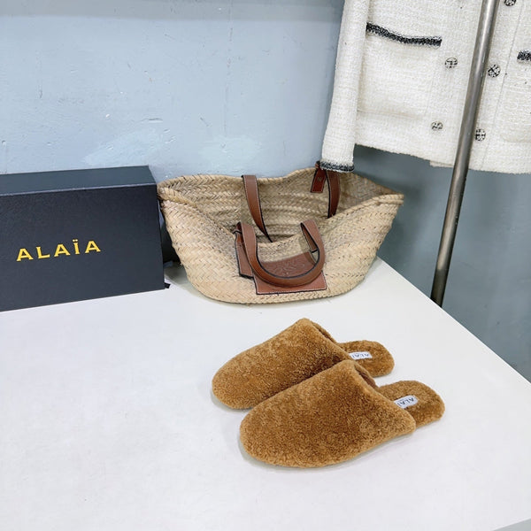 ALAIA 25 Fur Mule Slipper Camel in Lambswool 629517