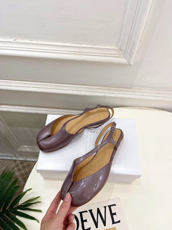 MM6 Tabi 26 Split-Toe Flat Sandals Purple in Cowhide 631899