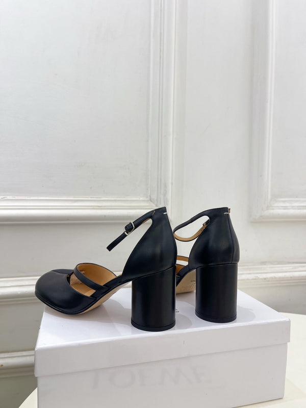 MM6 Tabi 26 Split-Toe Open-Heeled 75 Sandals Black in Cowhide 631902