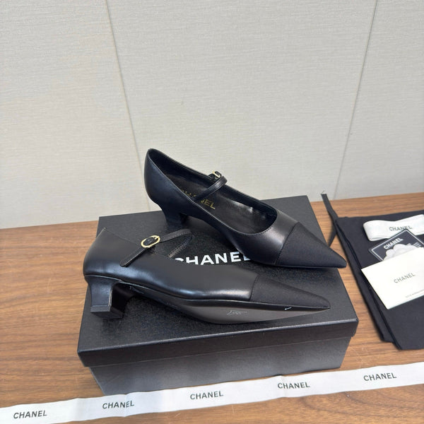 Chanel 26 Pointed-Toe Low Heel 25 Mary Janes Black in Cowhide Fabric 632188