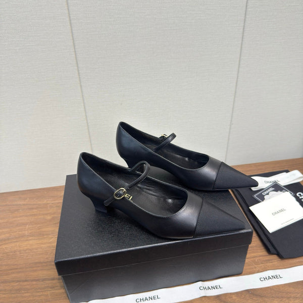 Chanel 26 Pointed-Toe Low Heel 25 Mary Janes Black in Cowhide Fabric 632188