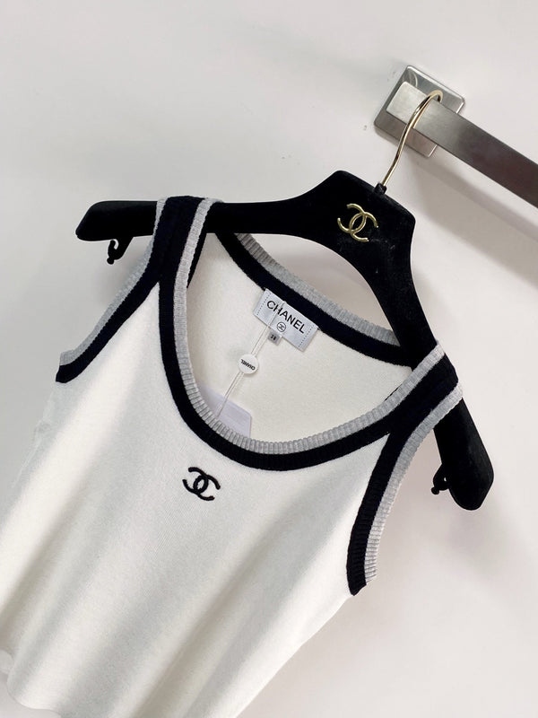 Chanel Two-Tone Vest White in Wool 125484