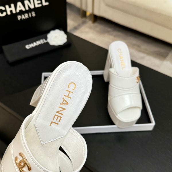 Chanel 2026 Runway Platform High-Heeled 12.5cm Sandals White in Cowhide 673056