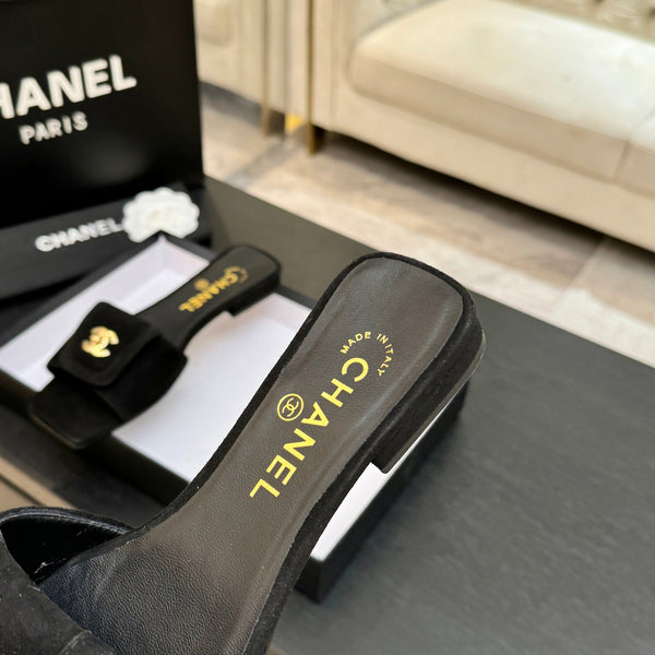 Chanel 26C Double C Buckle Square Toe Slippers Black in Suede 673024