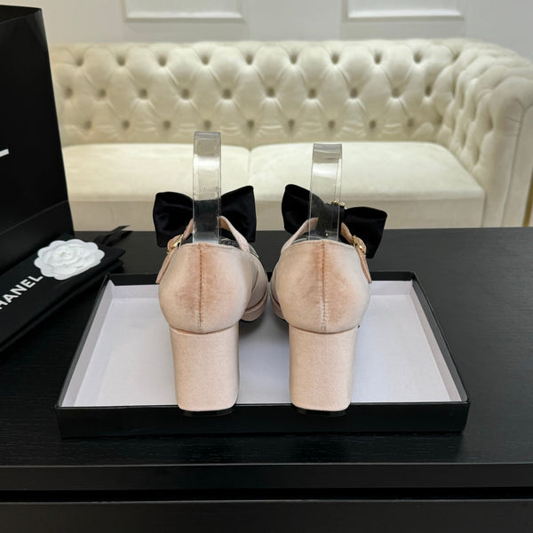 Chanel KJ26 Mary Janes Heel 2.5cm with Bow Beige in Velvet 673012