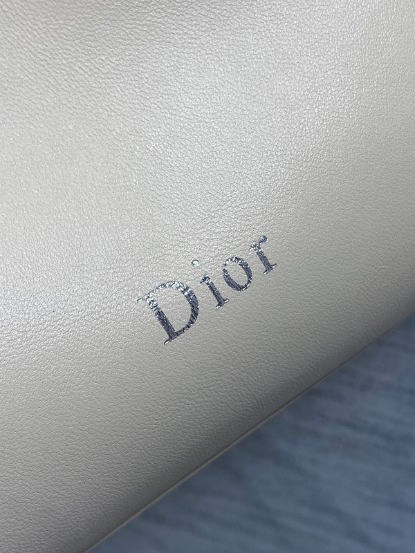 Dior 26 Bow Chain Bag in Ivory Lambskin
