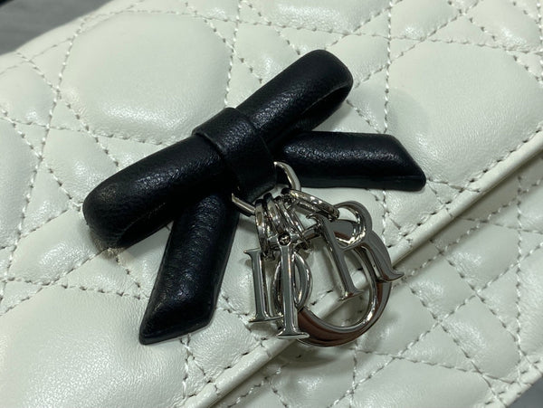 Dior 26 Bow Pearl Chain Clutch Two Tone White Black Lambskin SHW