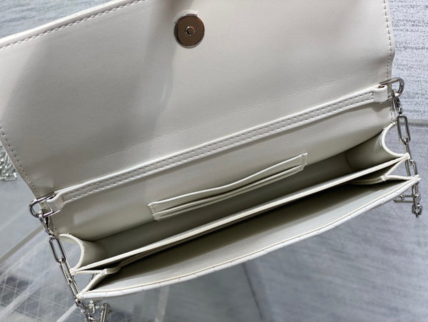 Dior 26 Bow Pearl Chain Clutch Two Tone White Black Lambskin SHW