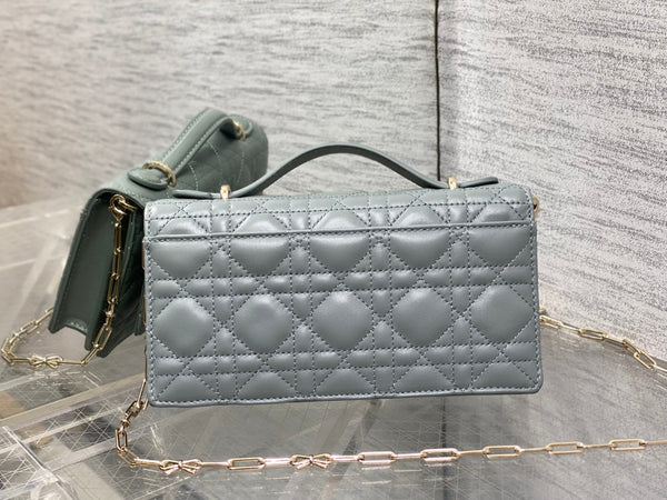 Dior 26 Bow Pearl Chain Clutch Cement Gray Lambskin GHW