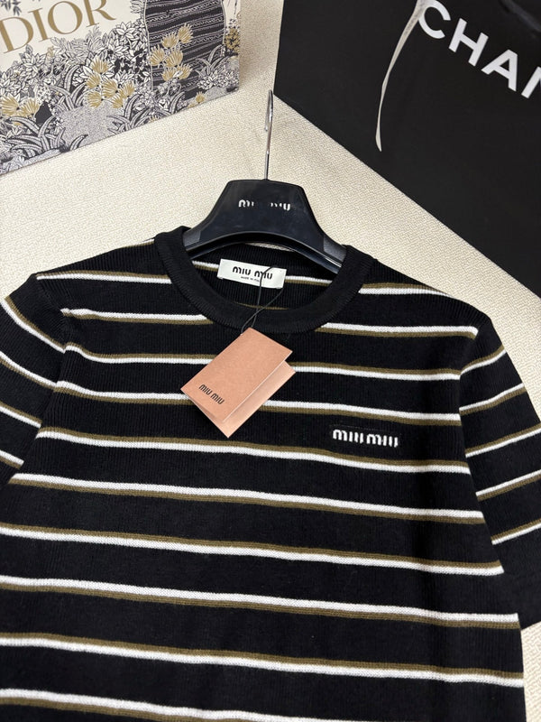 Miu Miu 26 Crew Neck Short-Sleeve Top Black in Wool 191270