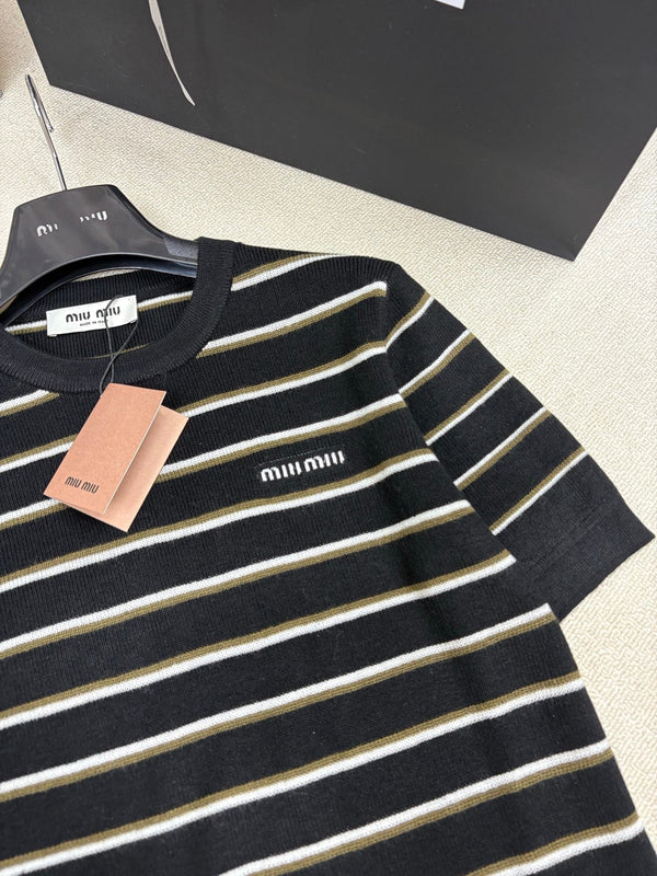 Miu Miu 26 Crew Neck Short-Sleeve Top Black in Wool 191270