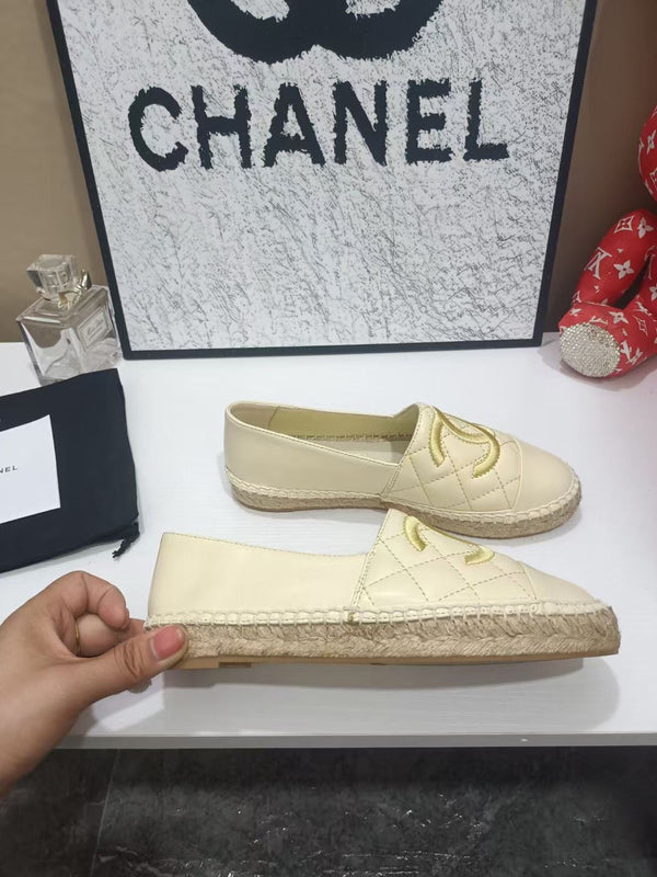 Chanel Espadrilles Light Cream in Cowhide 684837