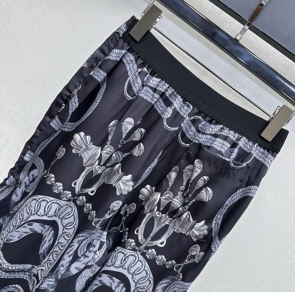 HM 26 Printed Straight-Leg Trousers Black in Mulberry Silk 180936