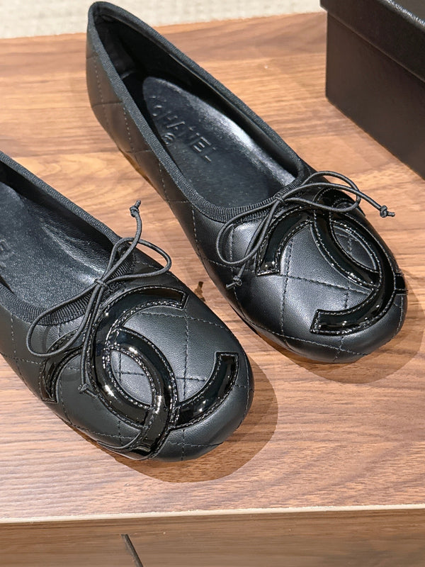 Chanel Vintage Cambon Ballet Flats Black in Lambskin 692526