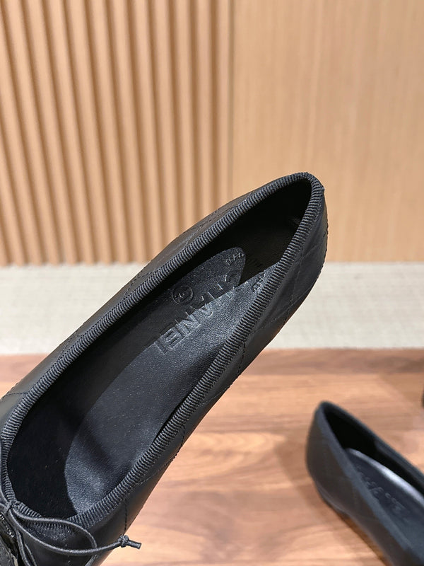 Chanel Vintage Cambon Ballet Flats Black in Lambskin 692526