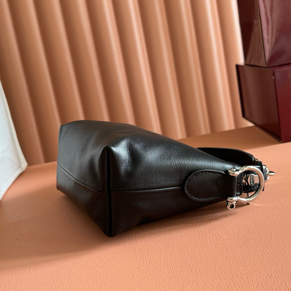 Gucci 26 Coach Shay Crossbody Bag 25.5 Black in Cowhide 284955