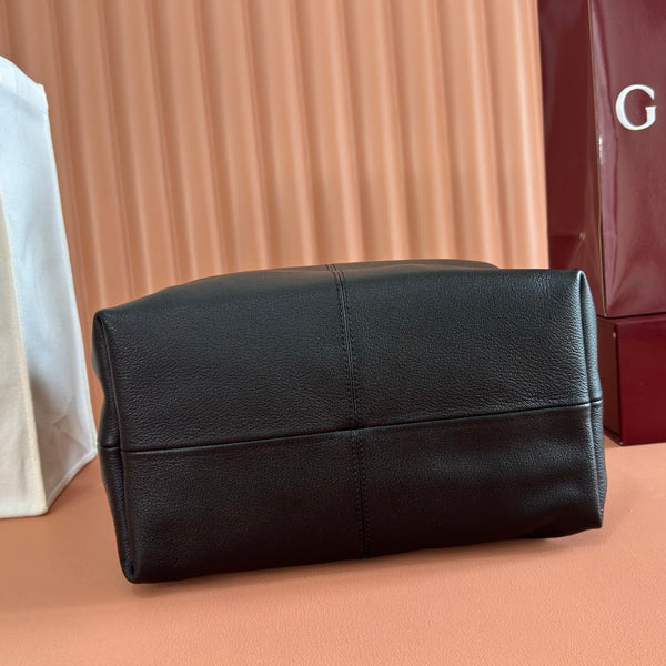 Gucci 26 Coach Shay Crossbody Bag 33 Black in Cowhide 284969