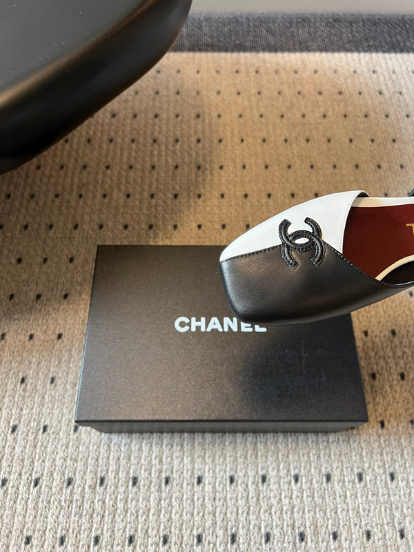 Chanel 26SS Color-Blocked Slingback White Black in Lambskin 708082