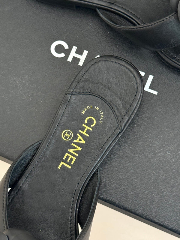 Chanel 26 Camellia Flip-Flops Black in Cowhide 706386