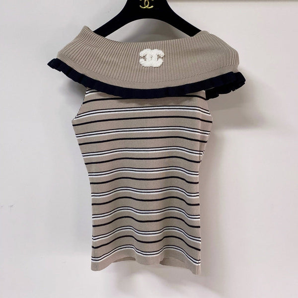 Chanel 26 Vest Taupe in Acrylic 283184