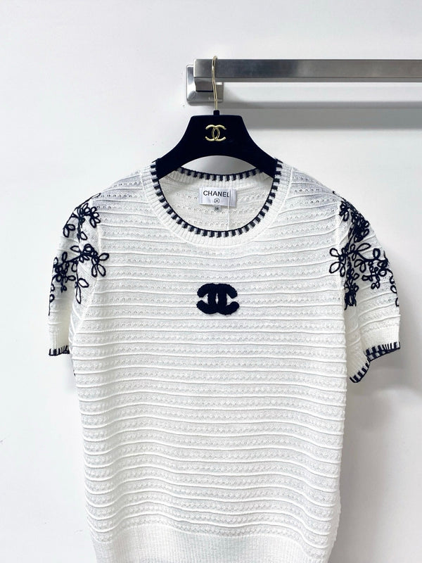 Chanel Short-Sleeve T-Shirt White in Wool 305895