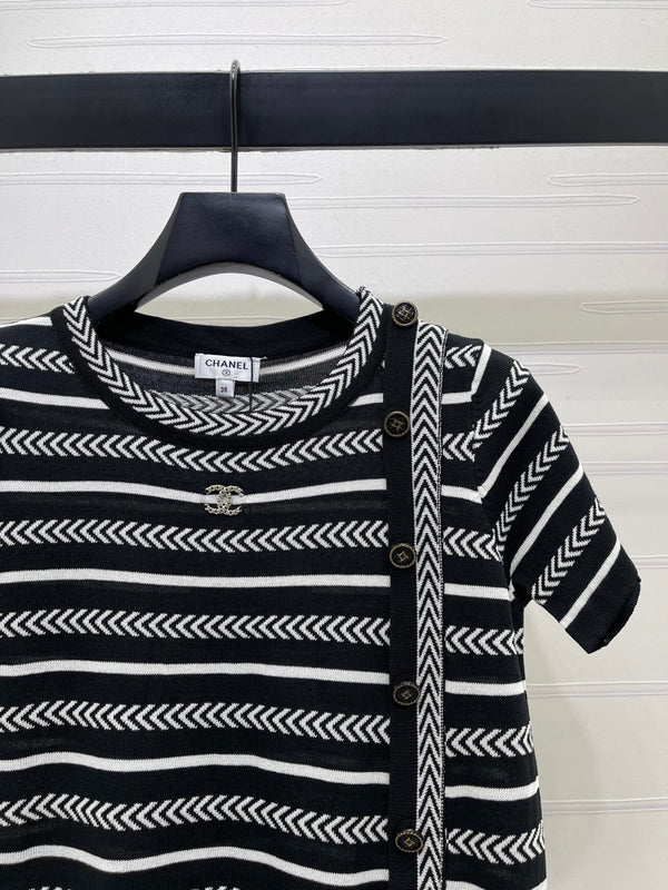 Chanel 26 Short-sleeved Top Black in Nitrile Cotton 373098