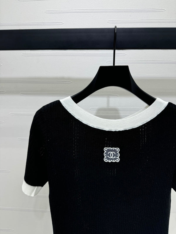 Chanel Short-Sleeve T-Shirt Black in Wool 373088