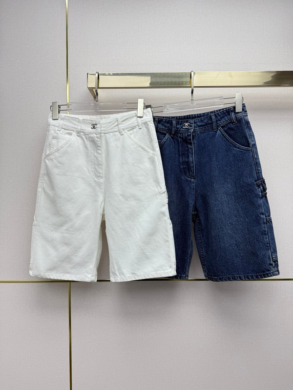Chanel 26 Short Jeans White in Cotton 367723