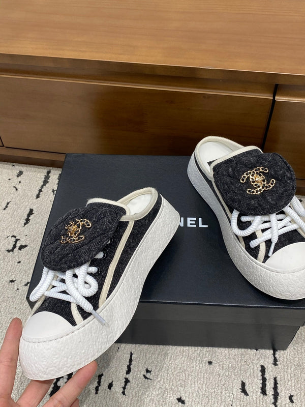 Chanel 26 Mules Casual Black White in Fabric 729327