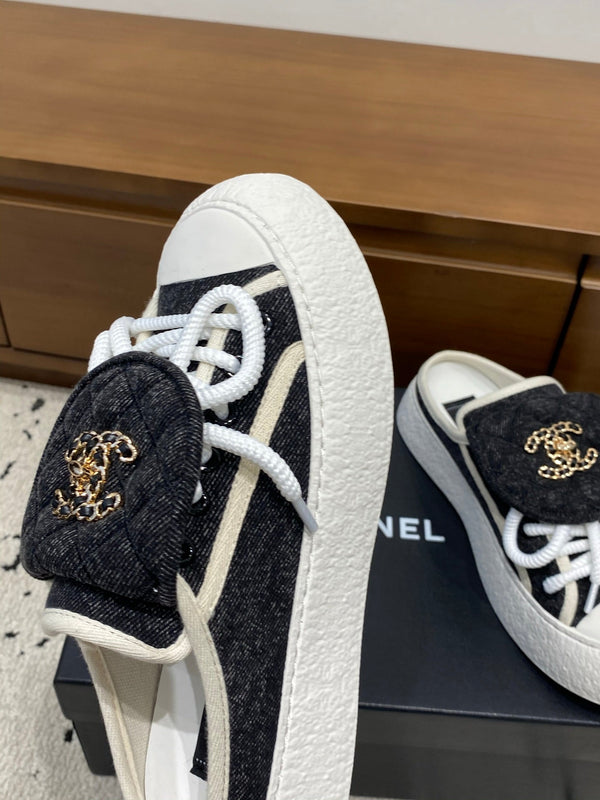 Chanel 26 Mules Casual Black White in Fabric 729327