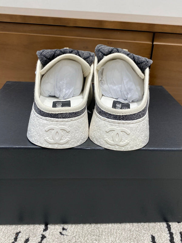 Chanel 26 Mules Casual Grey White in Fabric 729325