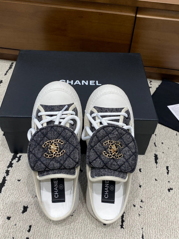 Chanel 26 Mules Casual Grey White in Fabric 729325
