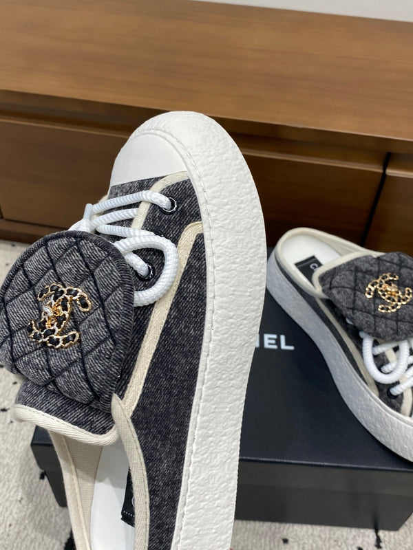 Chanel 26 Mules Casual Grey White in Fabric 729325