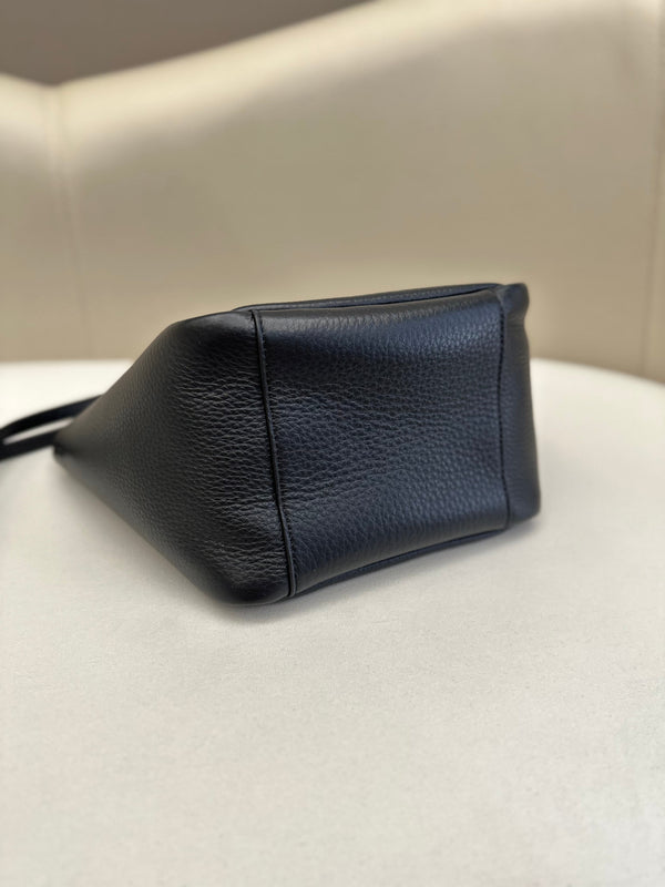 LE 5 À 7 Baby Bea 18 Black in Leather