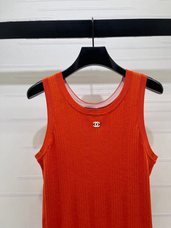 Chanel 2026 Vertical Ribbed Crew Neck Knit Vest Orange in Knit Fabric 376046
