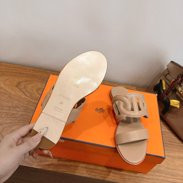 HM  Sandal Beige in Calfskin 743977