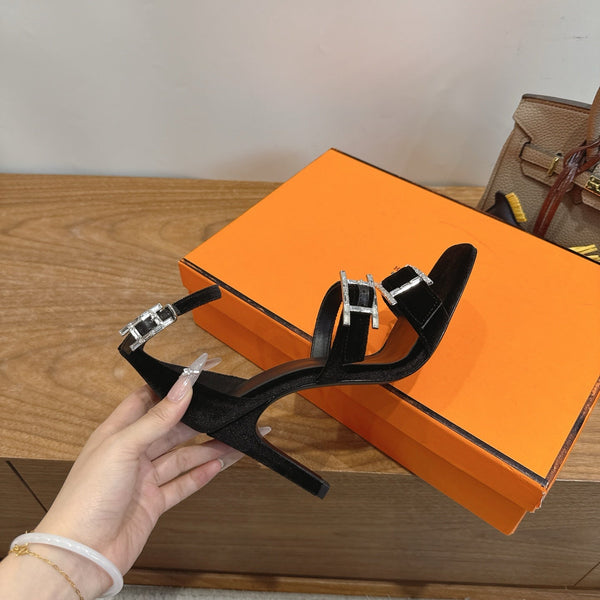 HM  Liv Sandal 10.5 Black in Velvet 744072