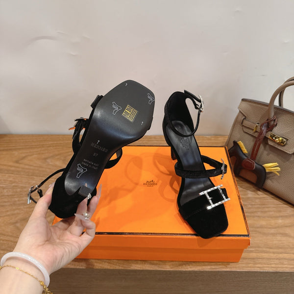 HM  Liv Sandal 10.5 Black in Velvet 744072