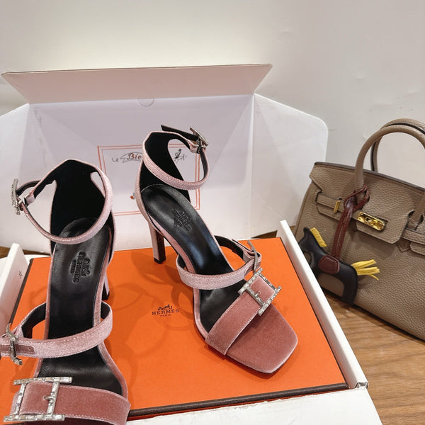 HM  Liv Sandal 10.5 Brown in Velvet 744073