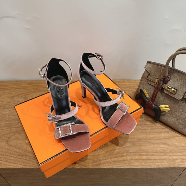 HM  Liv Sandal 10.5 Brown in Velvet 744073
