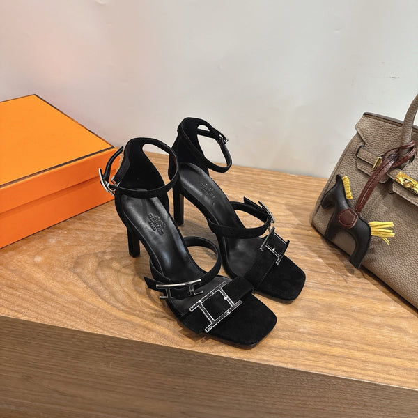 HM  Liv Sandal 10.5 Black in Velvet 744077